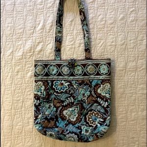 Vera Bradley Essential Tote Bag Fan Flowers.